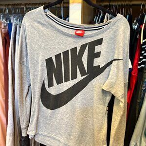 Nike size M top